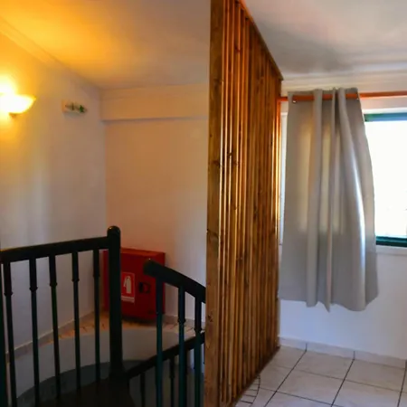 فندق Oula Maisonettes 3*
