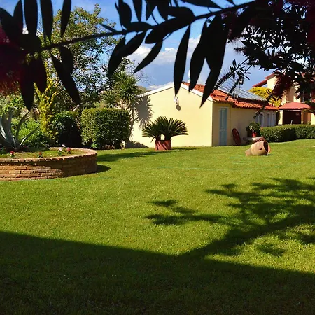 Oula Maisonettes 3*