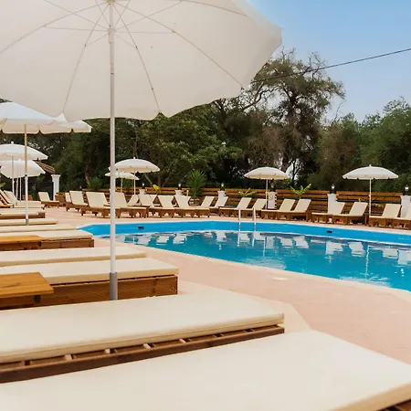 فندق Oula Maisonettes 3*