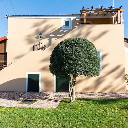 Hotell Oula Maisonettes