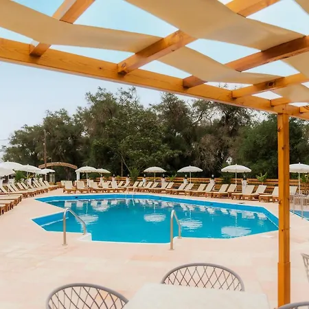 Oula Maisonettes מלון 3*