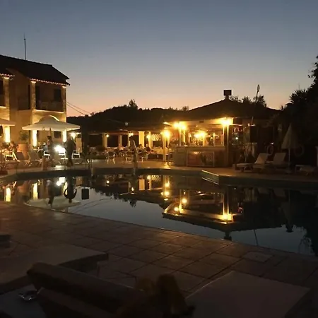 Oula Maisonettes Hotell 3*