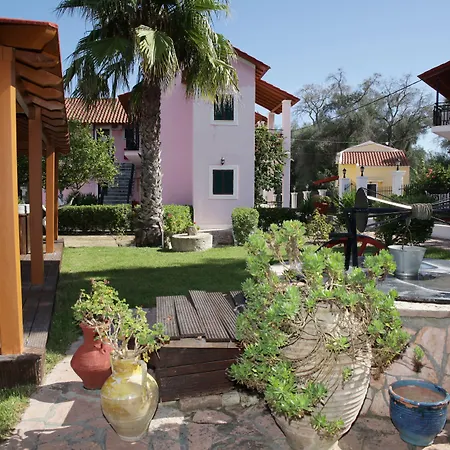 Oula Maisonettes Kávos