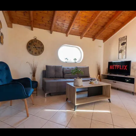 ホテル Oula Maisonettes