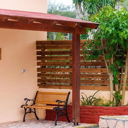 Oula Maisonettes ホテル カボス