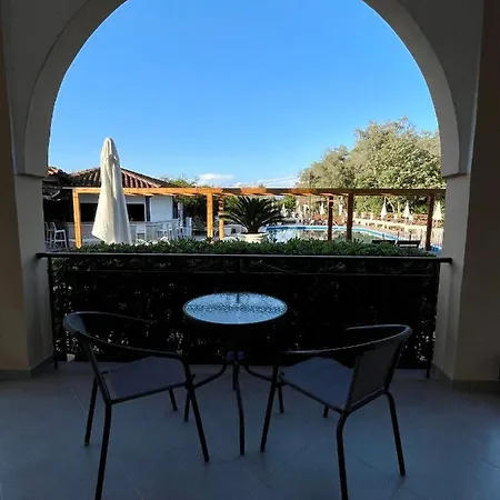 Oula Maisonettes 3* Kávos