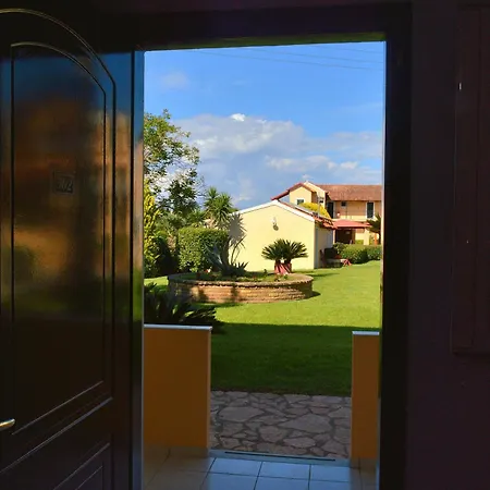 ホテル Oula Maisonettes