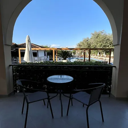 Oula Maisonettes Hotel 3*