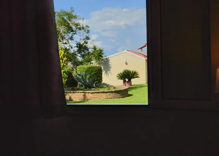 Ξενοδοχείο Oula Maisonettes