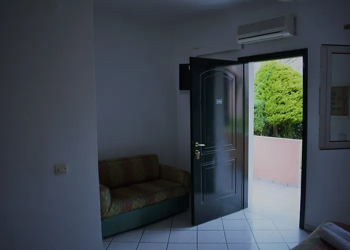 Ξενοδοχείο Oula Maisonettes