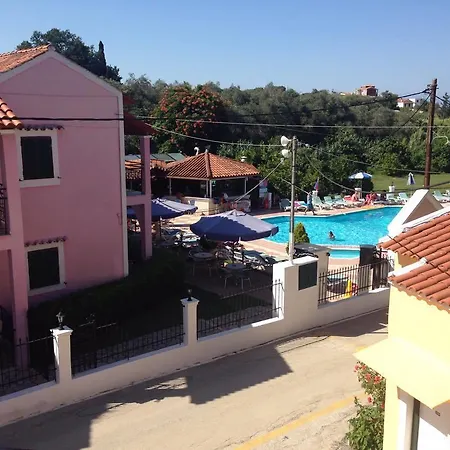 Oula Maisonettes Hotel