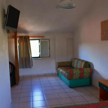 Oula Maisonettes Otel Kávos