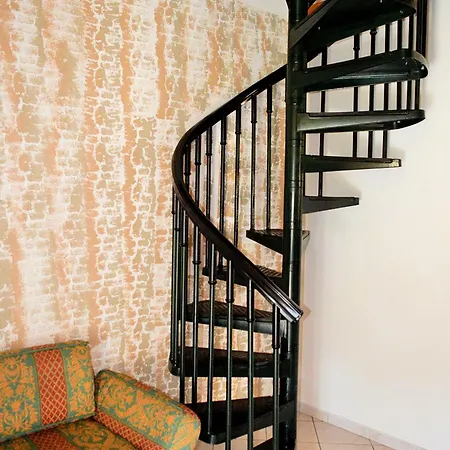 Oula Maisonettes Otel