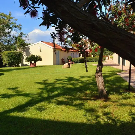 Oula Maisonettes 3* Kávos